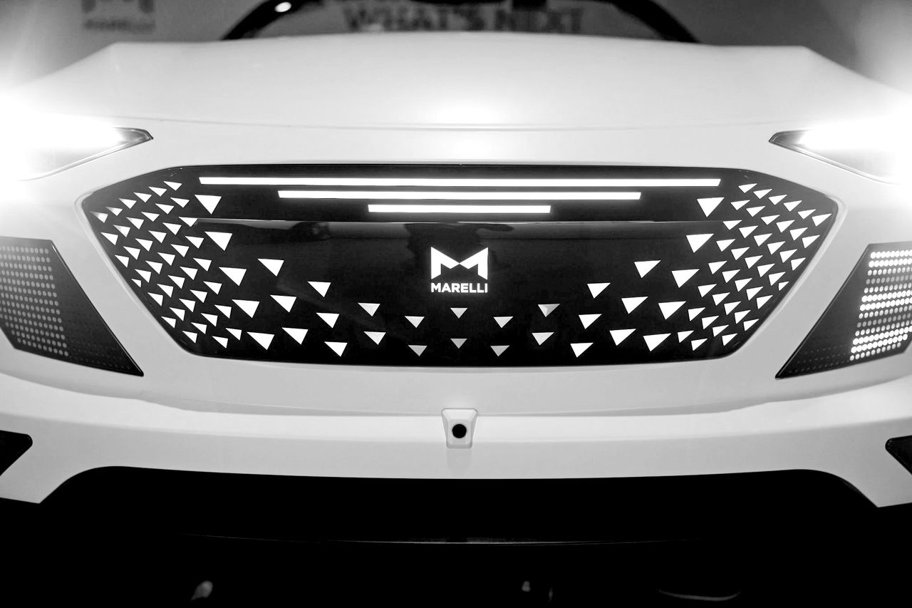 b&w marelli car hood